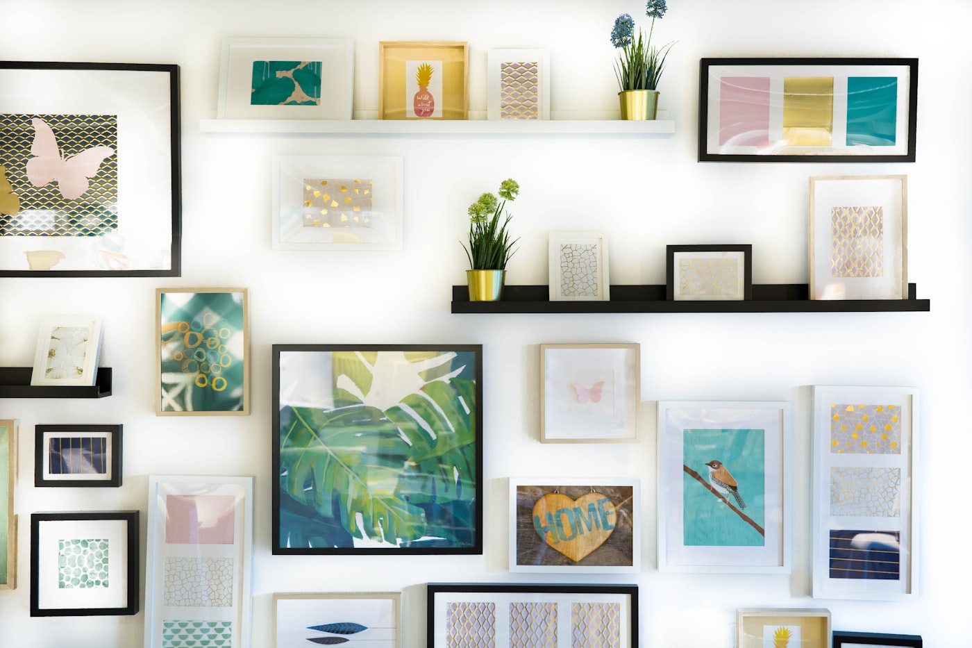 Salon hang, private home