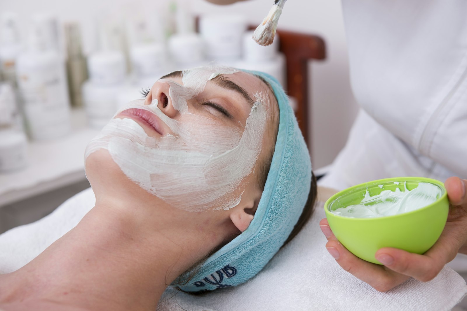 Hydra-Facial treatment in progress